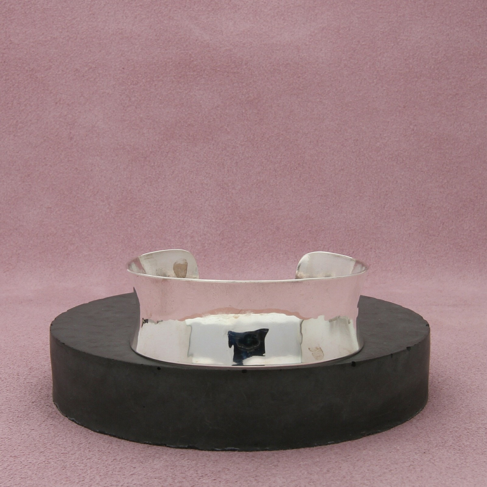 Navajo Sterling Silver Vintage Concave Smooth Cuff Bracelet Size 6in 300$
